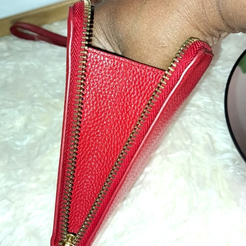 Tory Burch Britten Wristlet Large Zip Pouch